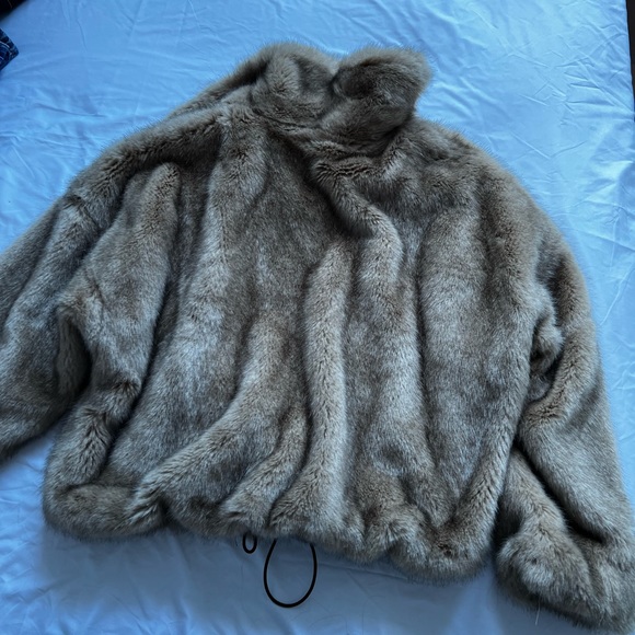 Faux Fur Jacket - Picture 3 of 5